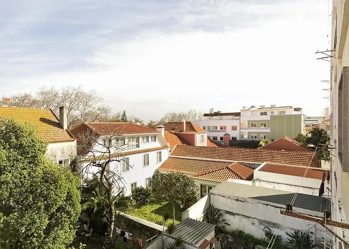 Comfortable And Central Apartment Cascais
